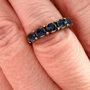 Gold Band with Deep Blue Stones Ring - Vintage